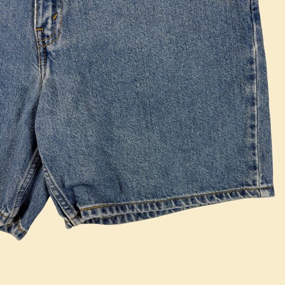 2000s Levis size 12 denim shorts, vintage high rise Y2K womens jean shorts - Picture 2 of 6
